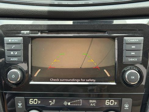 Used 2020 Nissan Rogue SV FWD image 24
