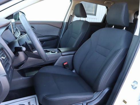 Used 2023 Nissan Rogue S image 12