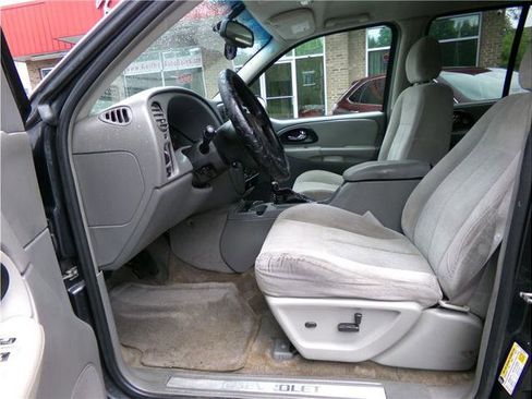 Used 2006 Chevrolet TrailBlazer LS w/ LS Preferred Equipment Group AWD/4WD image 4