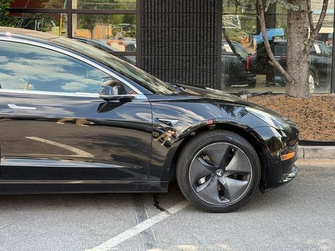 Used 2018 Tesla Model 3 Long Range RWD image 23
