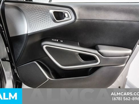 Used 2023 Kia Soul LX w/ LX Technology Package image 38