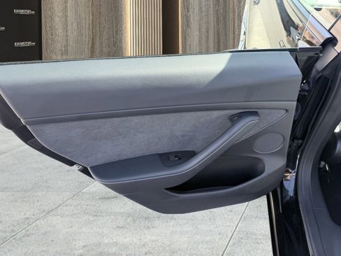 Used 2023 Tesla Model 3 Standard Range image 31