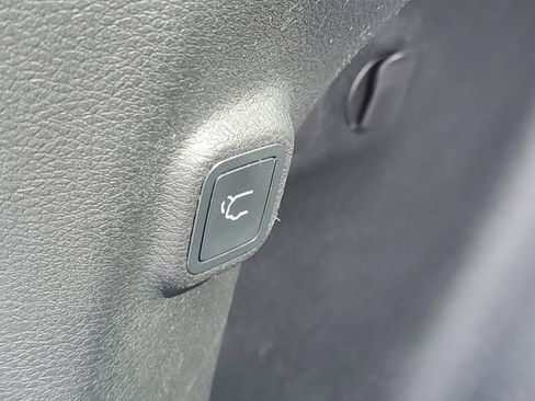 Used 2021 Jeep Cherokee Latitude Lux w/ Sun & Sound Group AWD/4WD image 9