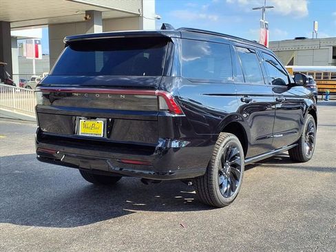 New 2025 Lincoln Navigator Reserve w/ Jet Appearance Package AWD/4WD image 2