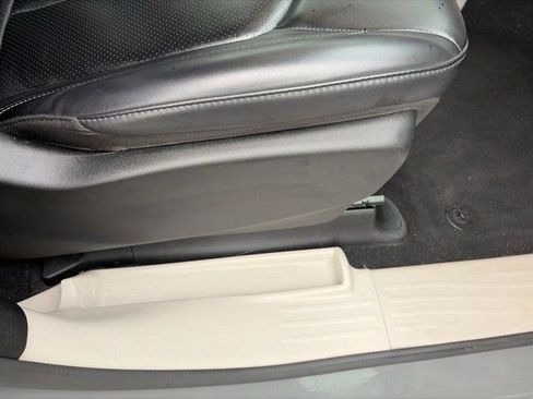 Used 2023 Chrysler Pacifica Touring-L FWD image 36