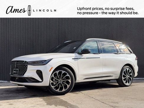 New 2026 Lincoln Nautilus Reserve image 1