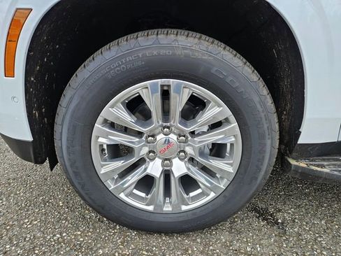 New 2026 GMC Yukon XL Denali w/ Advanced Technology Package AWD/4WD image 9
