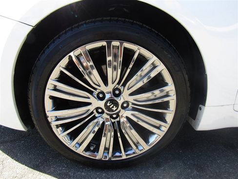 Used 2016 Kia Cadenza Limited FWD image 12