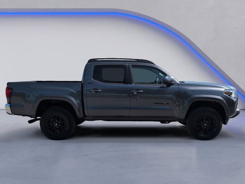 Used 2021 Toyota Tacoma SR5 w/ Blackout Package (TMS) image 11