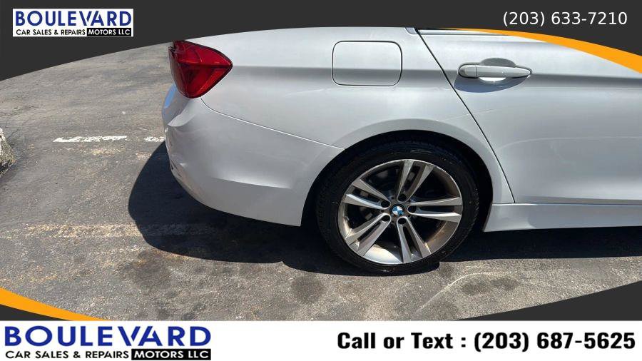 Used 2017 BMW 330i xDrive Sedan AWD/4WD image 11