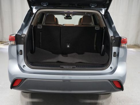 Used 2023 Toyota Highlander Limited image 38