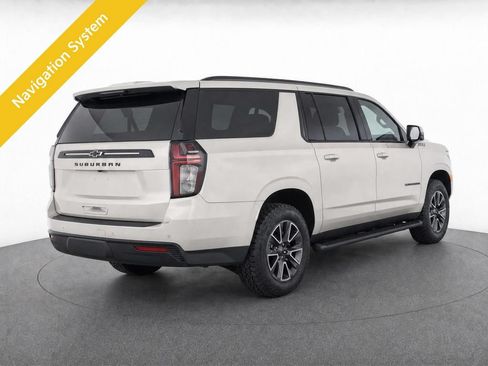 Used 2023 Chevrolet Suburban Z71 w/ Luxury Package AWD/4WD image 8
