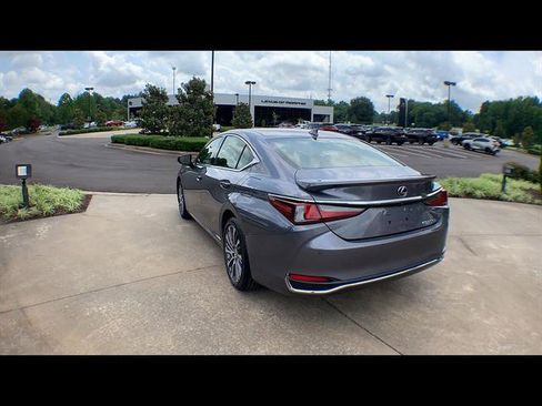 Used 2019 Lexus ES 300h w/ Premium Package FWD image 6