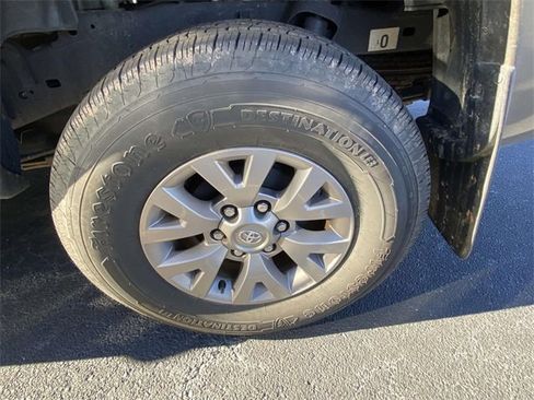 Used 2013 Toyota Tacoma PreRunner image 9