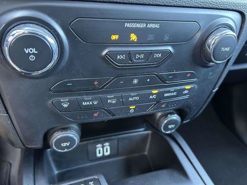 Used 2020 Ford Ranger XLT w/ Equipment Group 302A Luxury AWD/4WD image 17