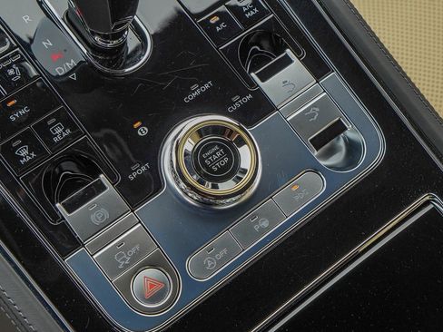 Used 2024 Bentley Continental GT image 33