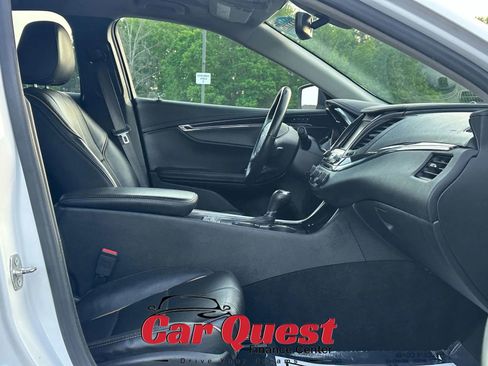 Used 2017 Chevrolet Impala Premier w/ Enhanced Convenience Package FWD image 17