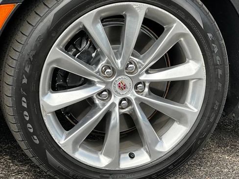 Used 2013 Cadillac XTS Luxury FWD image 9