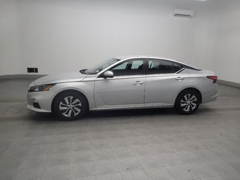 Used 2022 Nissan Altima 2.5 S FWD image 2