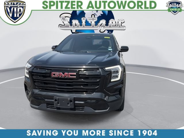 Used 2026 GMC Terrain Elevation w/ Elevation Premium Package FWD image 3