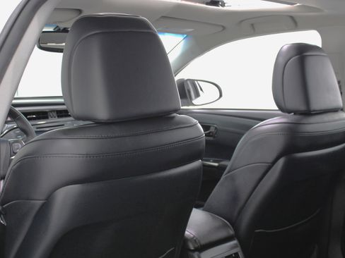 Used 2016 Toyota Avalon Touring image 37