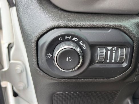 Used 2021 Jeep Wrangler Sport AWD/4WD image 7
