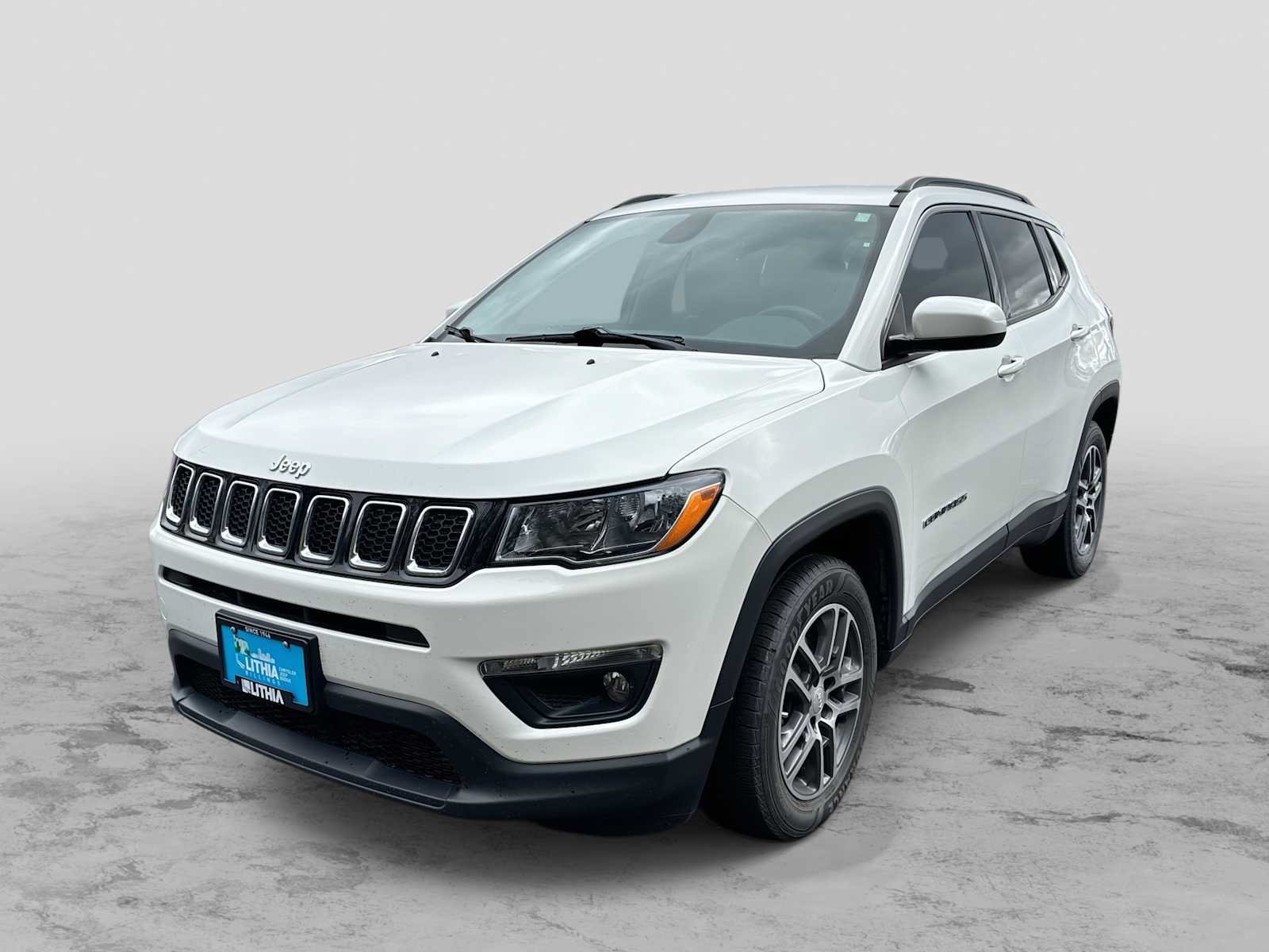 Used 2017 Jeep Compass Latitude w/ Popular Equipment Group FWD image 1