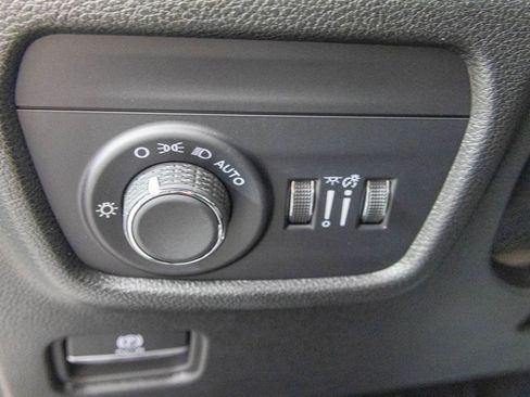 New 2025 Jeep Grand Cherokee L Altitude image 18