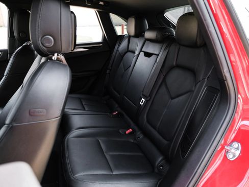 Used 2020 Porsche Macan S AWD/4WD image 40