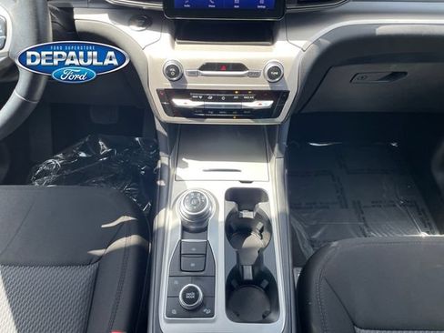 Used 2023 Ford Explorer XLT AWD/4WD image 14