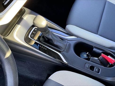 Certified 2025 Toyota Corolla LE image 15