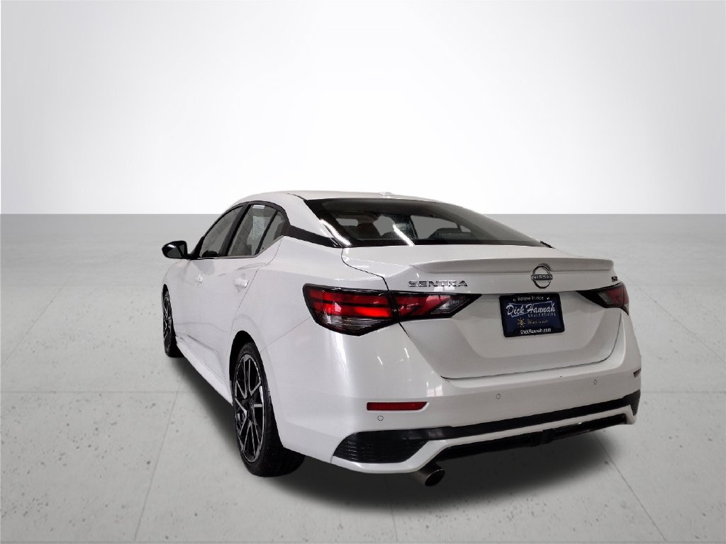 Used 2025 Nissan Sentra SR FWD image 12