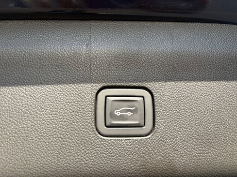 Used 2023 Buick Enclave Essence w/ Experience Buick Package AWD/4WD image 18