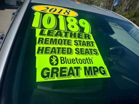 Used 2018 Chevrolet Volt Premier w/ Driver Confidence Package image 23