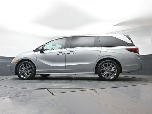 Used 2025 Honda Odyssey Touring image 32