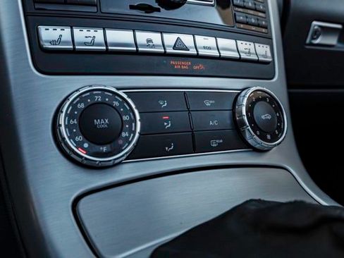 Used 2014 Mercedes-Benz SLK 350 image 18