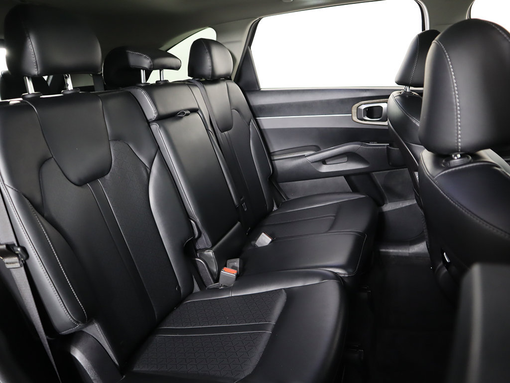 Used 2022 Kia Sorento S w/ Panoramic Sunroof Package AWD/4WD image 36