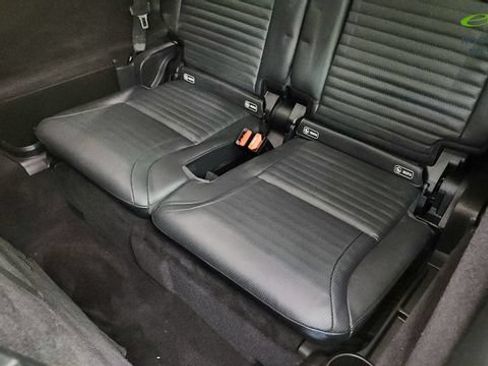 Used 2018 Land Rover Discovery HSE Luxury AWD/4WD image 38