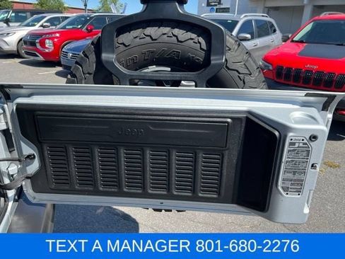 Used 2024 Jeep Wrangler Unlimited Rubicon AWD/4WD image 41