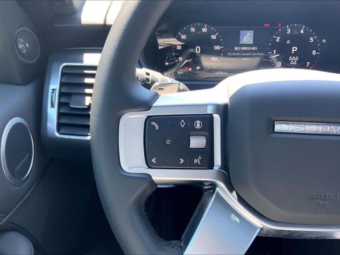 Used 2025 Land Rover Discovery S AWD/4WD image 23