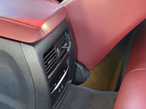 Used 2023 BMW 440i xDrive Coupe w/ Premium Package image 21