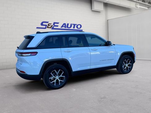 Used 2023 Jeep Grand Cherokee Limited image 4