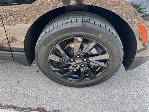Used 2023 Chevrolet Equinox LS w/ LS Convenience Package AWD/4WD image 12
