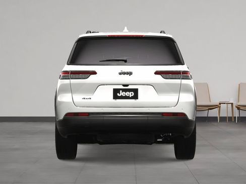 New 2024 Jeep Grand Cherokee L Altitude image 10