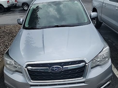 Used 2018 Subaru Forester 2.5i Premium w/ All-Weather Package AWD/4WD image 5