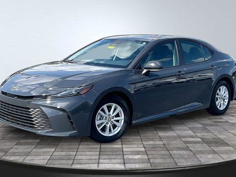 Used 2025 Toyota Camry LE w/ Convenience Package FWD image 14