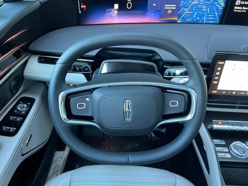 New 2026 Lincoln Nautilus Reserve image 12