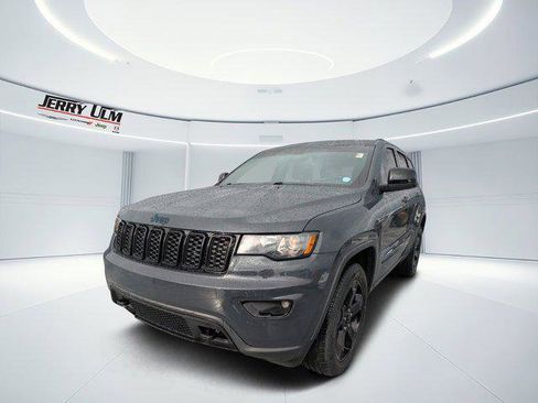 Certified 2018 Jeep Grand Cherokee Laredo image 6