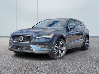 New 2026 Volvo V60 B5 Cross Country Plus w/ Protection Package Premier