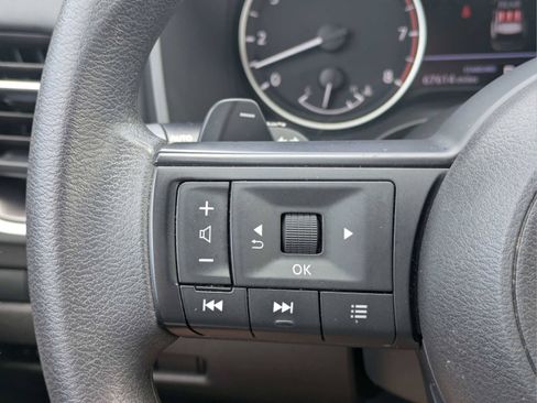 Used 2024 Nissan Rogue SV FWD image 24